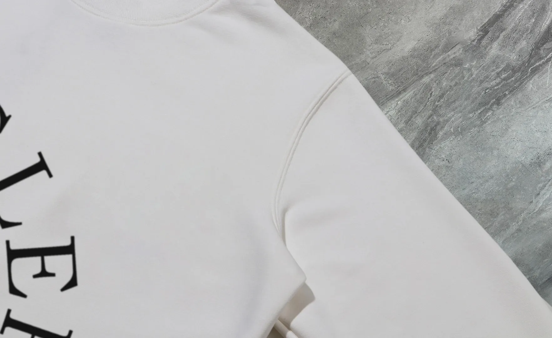 【 In Stock】 〖 𝐌𝐎𝐍𝐂𝐋𝐄𝐑~ 〗 440g ， 😎 ， ， Factory 2025 T ， ， Premium LOGO， Same Style ：Black White Size：S M L XL 2XL